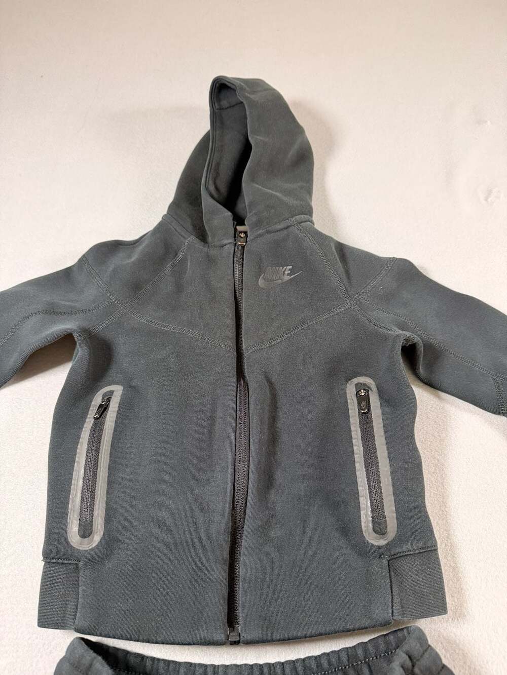 Nike Tech Fleece Full-Zip Hoodie and Jogger Tracksuit Set, Black - Picture 4 of 6